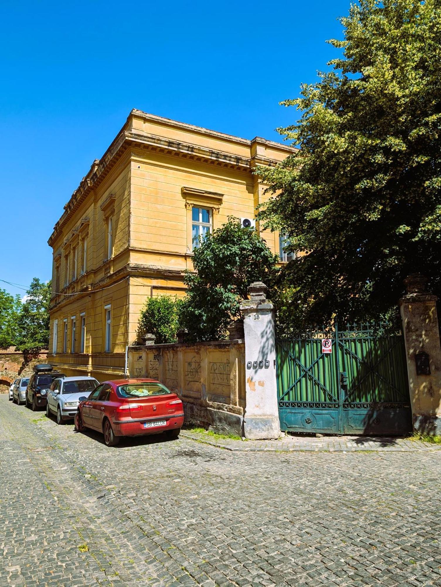 Apartment In Historic Center, Quiet Area, Ac Sibiu Ngoại thất bức ảnh